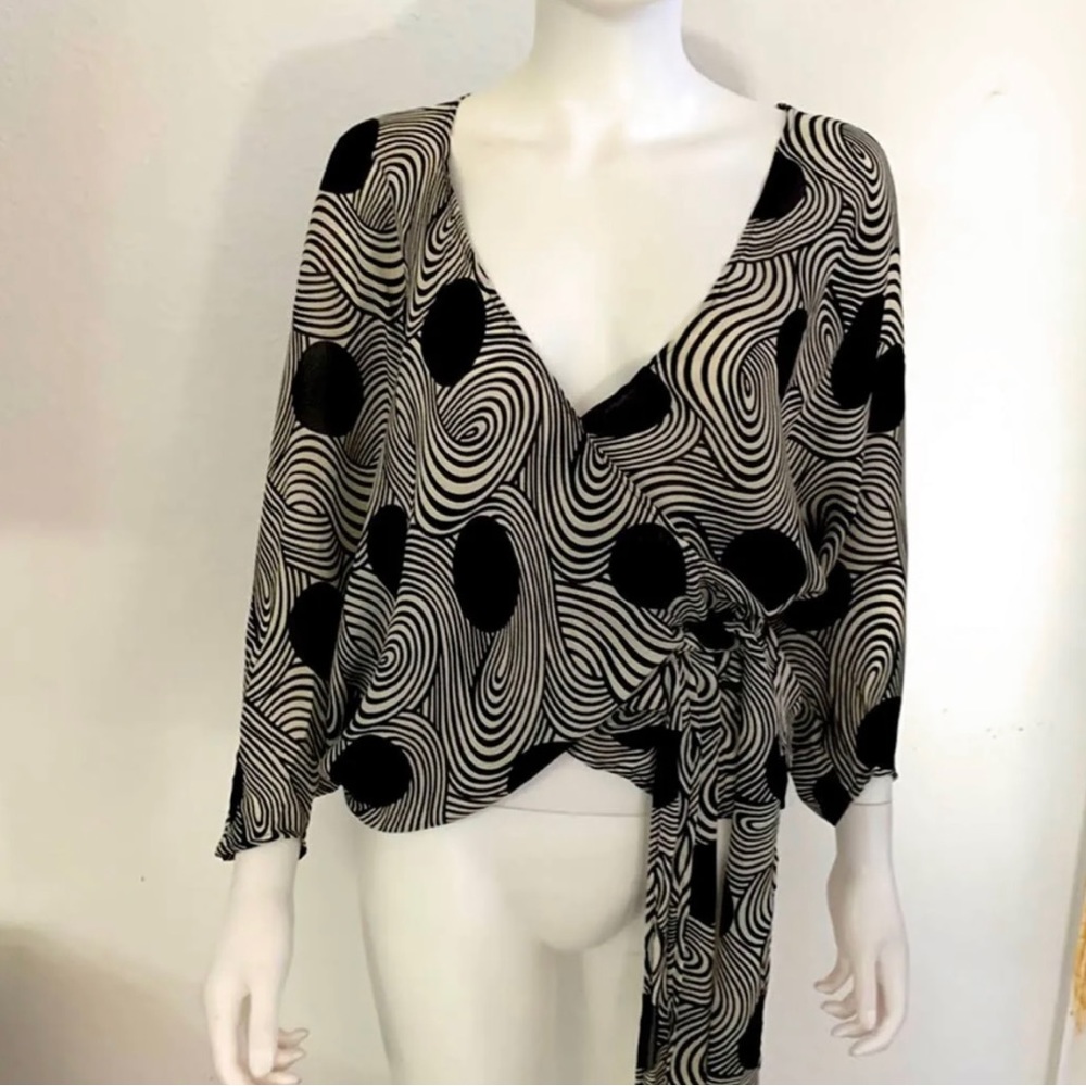 ALEXIS Wrap Top